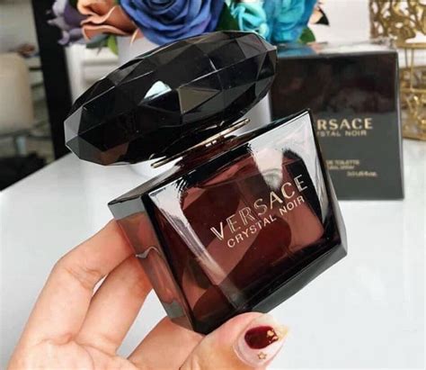 Perfumes Similar To Versace Crystal Noir [Dupes To Try] .